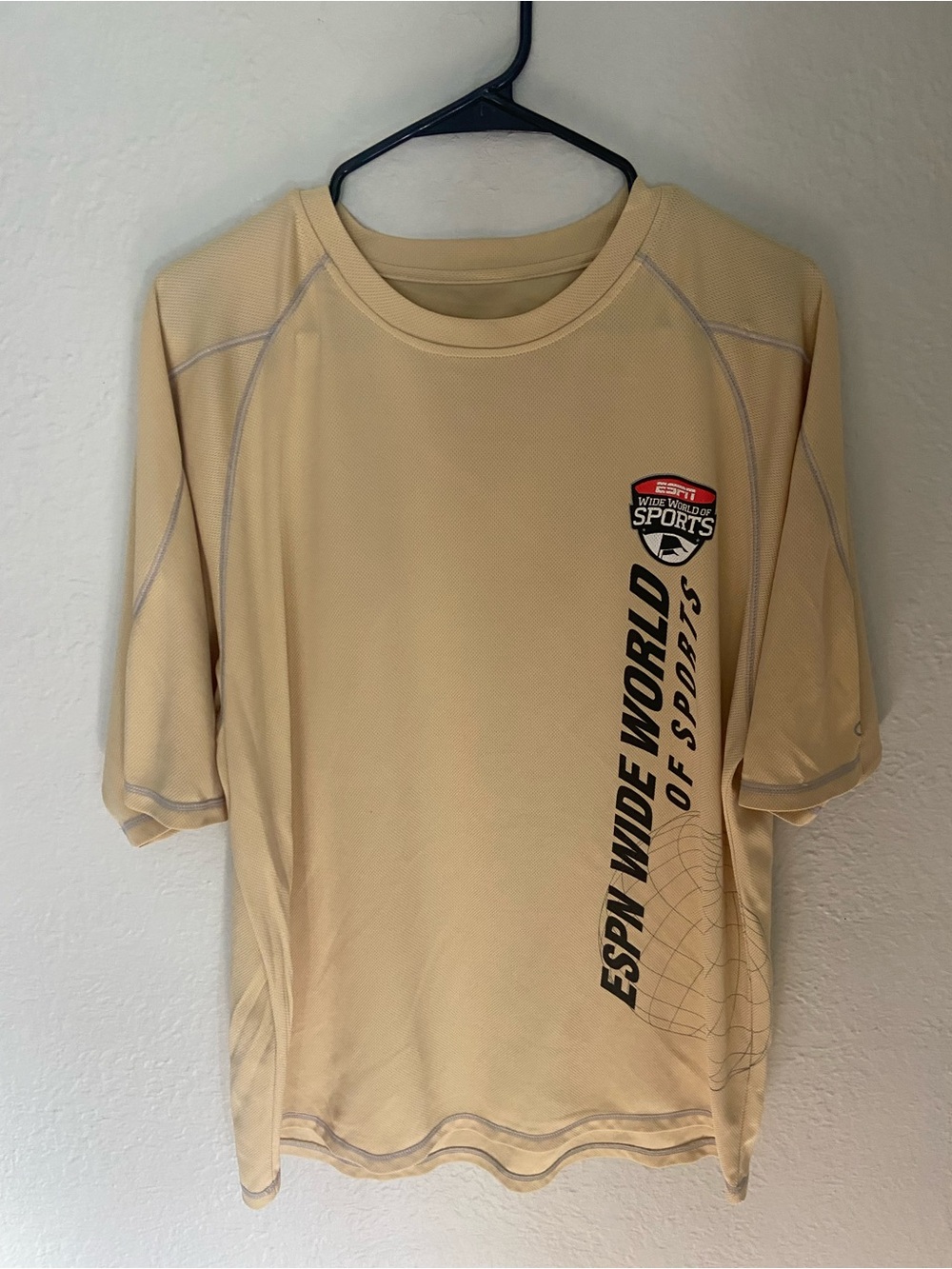 ESPN Wide World of Sports Men’s Short Sleeve Tee Beige Disney Parks Size XL